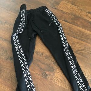 Nike joggers